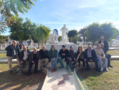 El monumento al pescador de Garrucha recupera su esplendor