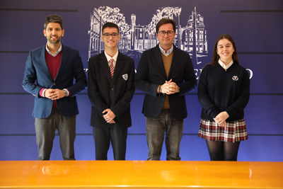 El alcalde felicita a tres alumnos ejidenses premiados por su excelente rendimiento acadmico en Secundaria