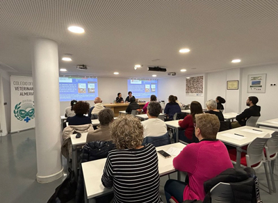 xito rotundo de participacin en la charla para cuidadores y gestoras de colonias felinas organizada por el COLVET Almera