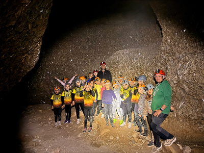 Ms de 80 escolares disfrutan de un bautizo espeleolgico en los Karst de Sorbas