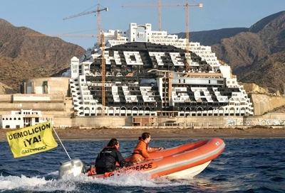 Noticia de Almera 24h: El Gobierno inicia la expropiacin del ALGARROBICO para demoler el hotel