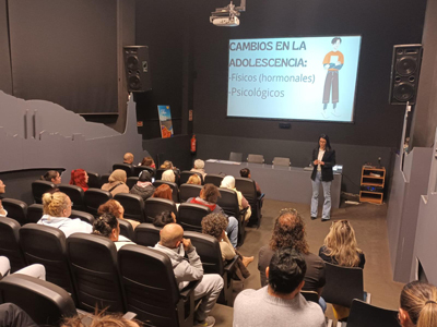 La Escuela de Familia de Adra celebra un coloquio sobre 'Cmo gestionar a mi hijo/a’