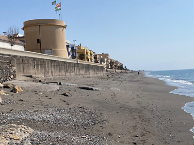 Gngora: “la construccin de espigones y la aportacin de arena es una solucin adecuada para recuperar y estabilizar la Playa de Balerma”