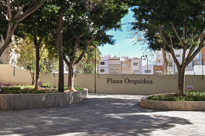 Noticia de Almera 24h: El Ayuntamiento remodela la Plaza Orqudea, en el barrio de Santa Isabel, para hacerla ms accesible atendiendo a la demanda vecinal   