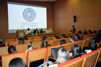 Noticia de Almera 24h: La UAL sensibiliza sobre la creacin de resistencias a los antibiticos por mal uso