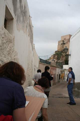 Amigos de la Alcazaba y Agrupacin de Acuarelistas realizan un paseo pictrico por el centro histrico de Almera