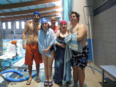 Verdiblanca se lanza a la piscina con el programa Natacin Escolar Adaptada