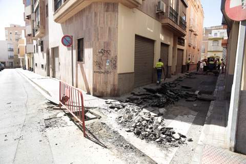 El Ayuntamiento inicia la mejora del firme en varias calles de el barrio de El Quemadero