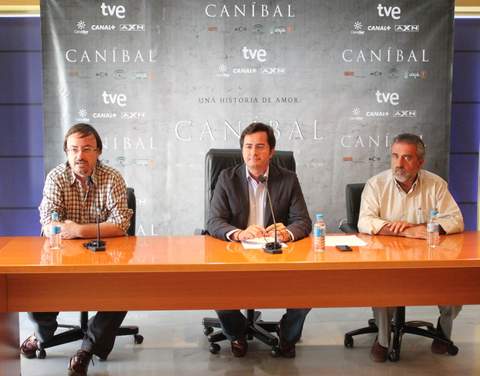 El director Manuel Martn Cuenca presenta en El Ejido su ltima y galardonada pelcula Canbal