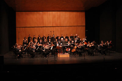 El Auditorio Maestro Padilla se llena para disfrutar del Mesas de Hndel en el Gran Concierto de Navidad