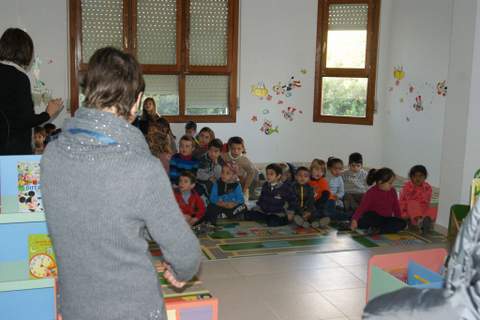 Alumnos del CEIP Jose Saramago conocen los servicios de la Biblioteca de Puebla de Vcar