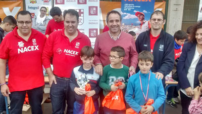 El IV Torneo de Navidad de ajedrez organizado por el Club Indalo rene a 110 nios frente al tablero