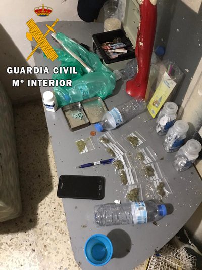 La investigacin de un robo con violencia conduce a La Guardia Civil hasta un punto de venta de droga