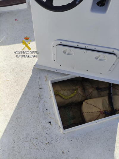 La Guardia Civil incauta 773 kilogramos de hachís en un doble fondo de una embarcación de recreo