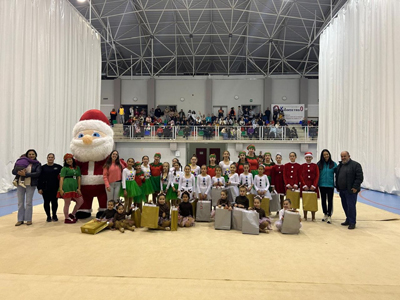 La Gala de Navidad de Gimnasia Rtmica en Dalas cautiv por su alegra y emocin