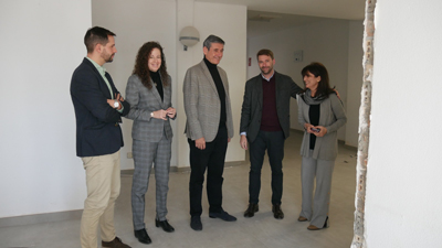 Corts y Bellido visitan la recta final de las obras del Centro de Participacin Activa y a las alumnas del taller de baile