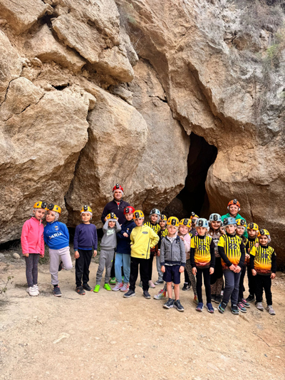 Ms de 80 escolares disfrutan de un bautizo espeleolgico en los Karst de Sorbas