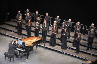 El Auditorio se llen de armona, emocin y solidaridad con el concierto ‘Cantamos a Valencia’ de ocho coros de Almera