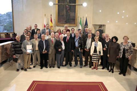 El alcalde elogia la labor de los alcaldes de barrio en el homenaje de despedida tras la divisin de la ciudad en distritos