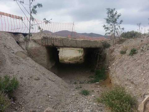 El PSOE huercalense advierte del peligroso estado de conservacin del puente de la rambla de Montacar en El Saltador