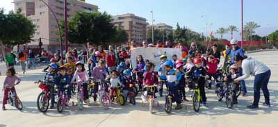 La 8 Biciescuela de Almera rene a ms de 250 personas