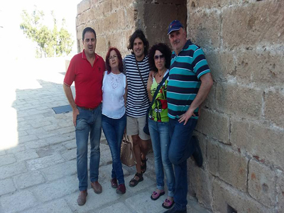 El grupo de teatro El Masrah, del IES Ro Andarax del Puche,  representa Layla y el Majnn en la Alcazaba