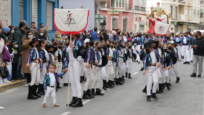 Arranca el Carnaval 2022 en Adra con un colorido pasacalles y el tradicional concurso de disfraces