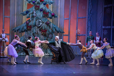 ‘El Cascanueces’, un clásico de la Navidad, llena el Auditorio con la belleza de la danza
